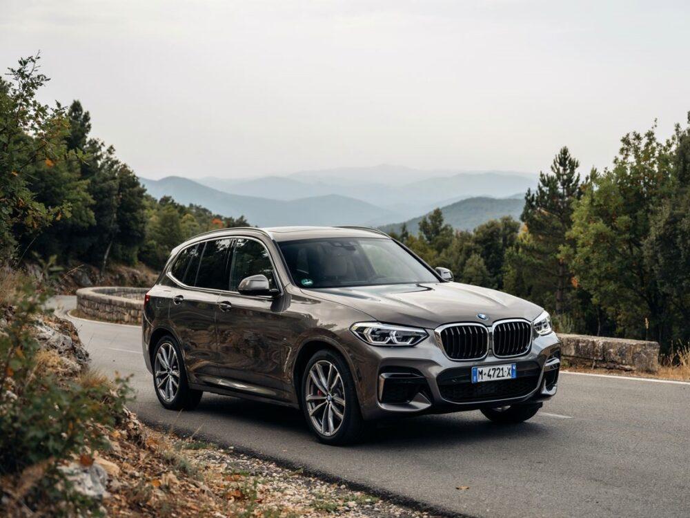 BMW X3 na drodze
