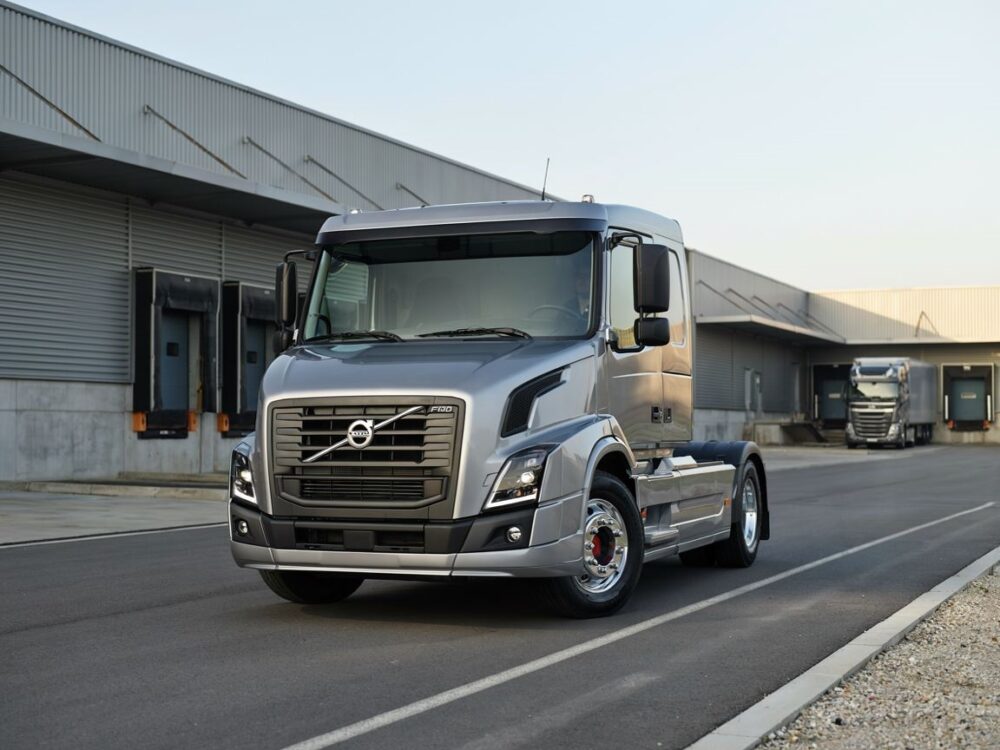 Nowy ciągnik siodłowy Volvo FH 500