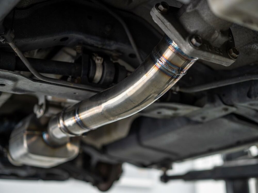 montaż downpipe w silniku diesla